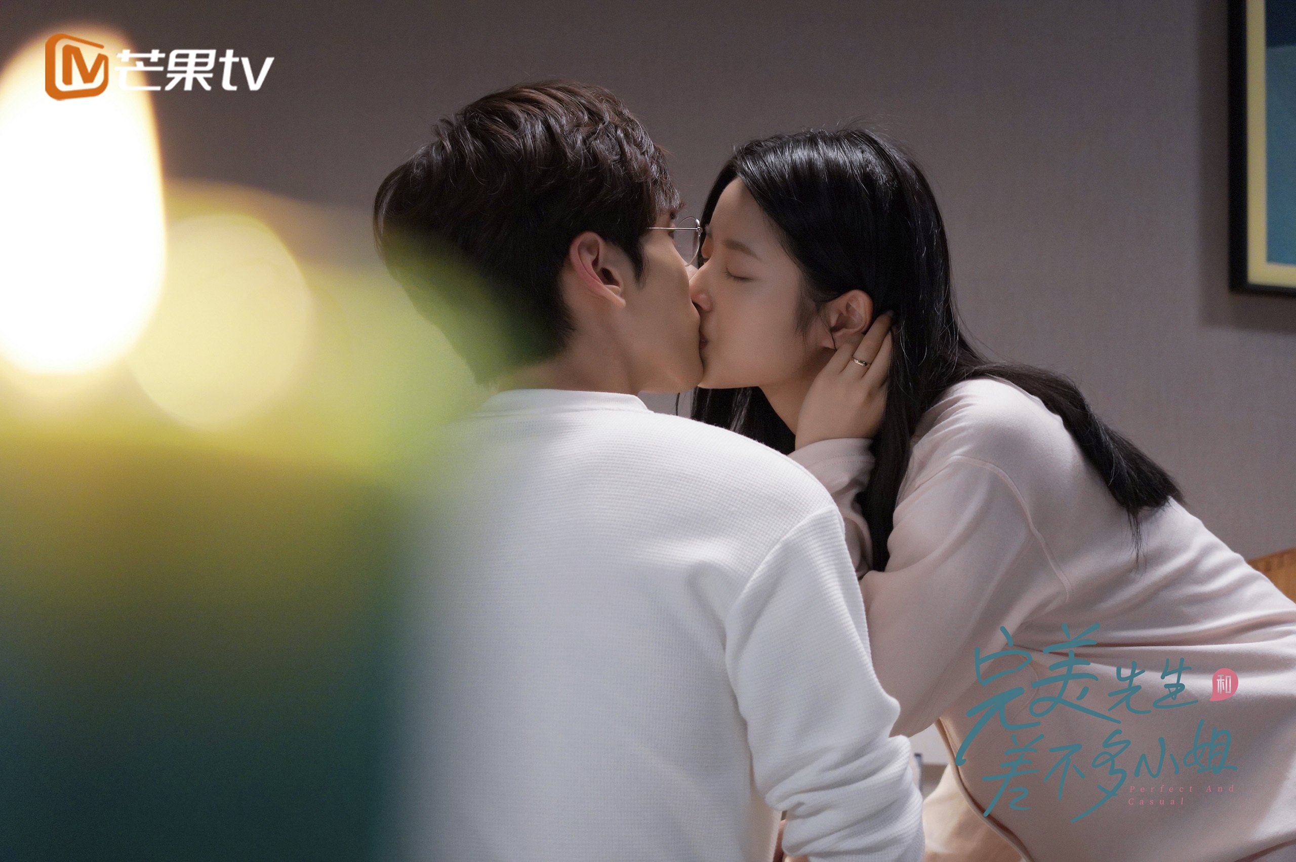 法甲豪门采取“拉边+高压”战术,打乱对方节奏