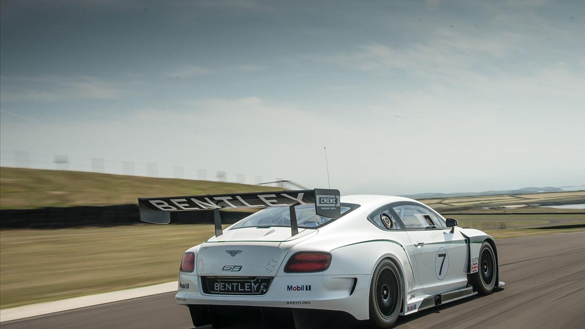 开云官网APP下载-纪念经典：车型与赛道的黄金时代，纪念版车型